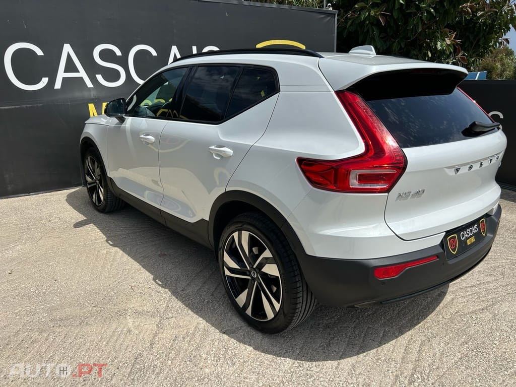Volvo XC40 2.0 B3 Plus Dark