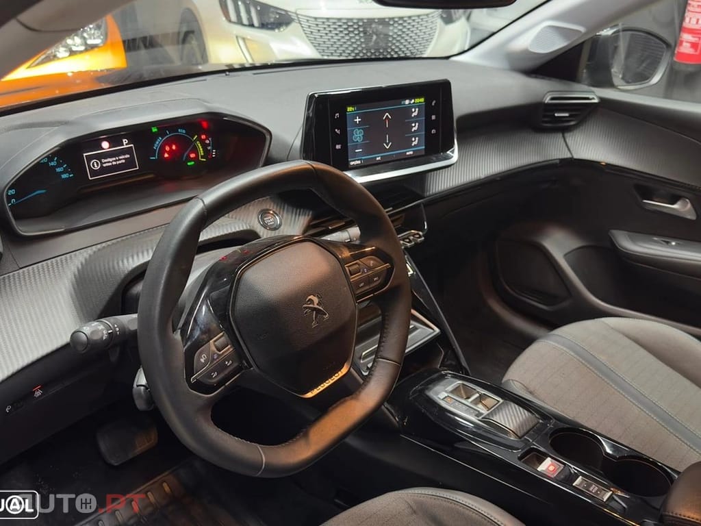 Peugeot E-208 50 kWh Allure Pack