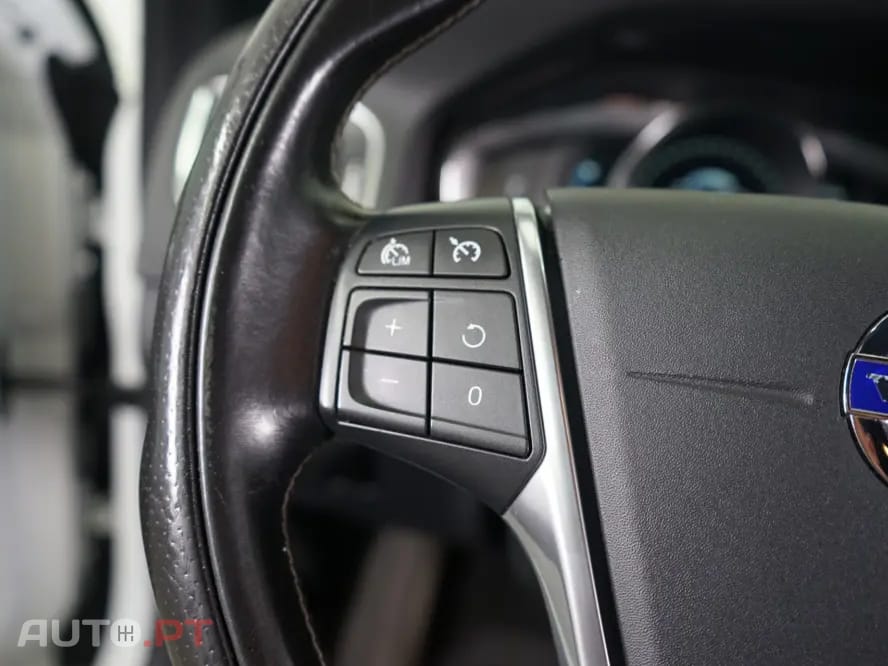 Volvo V60 2.4 D6 R-Design AWD Phev