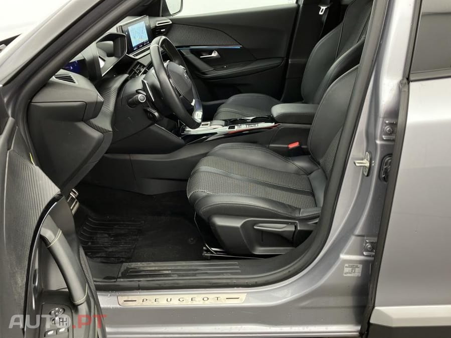 Peugeot 2008 1.2 PureTech GT EAT8