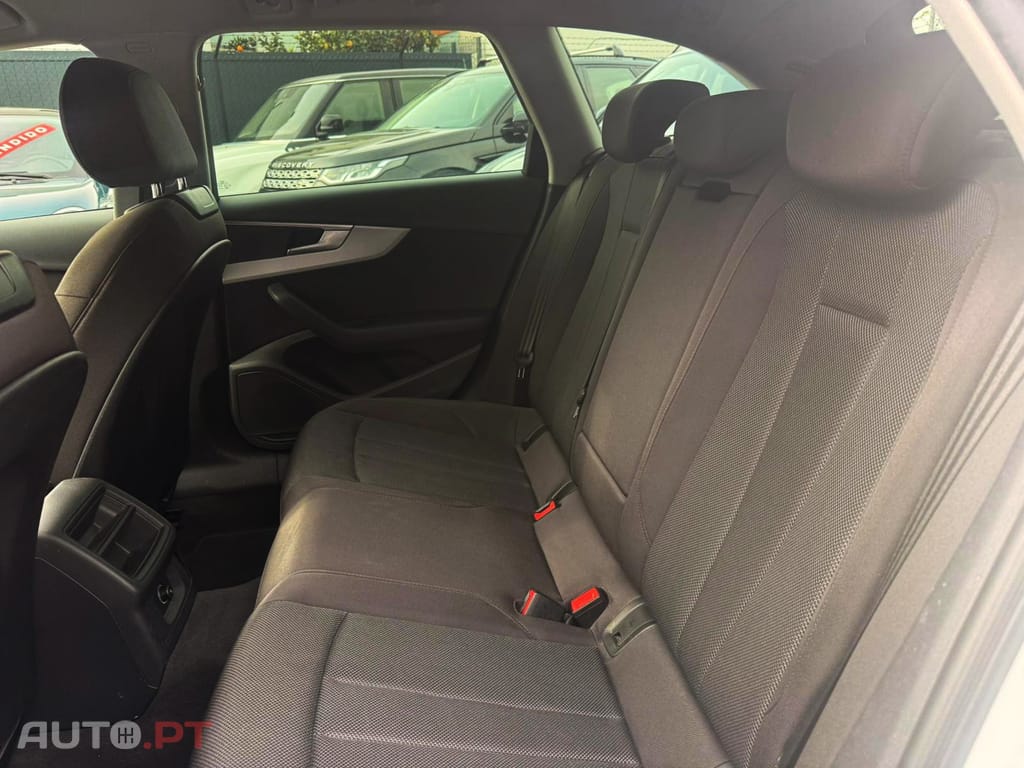 Audi A4 Avant 30 TDI S tronic