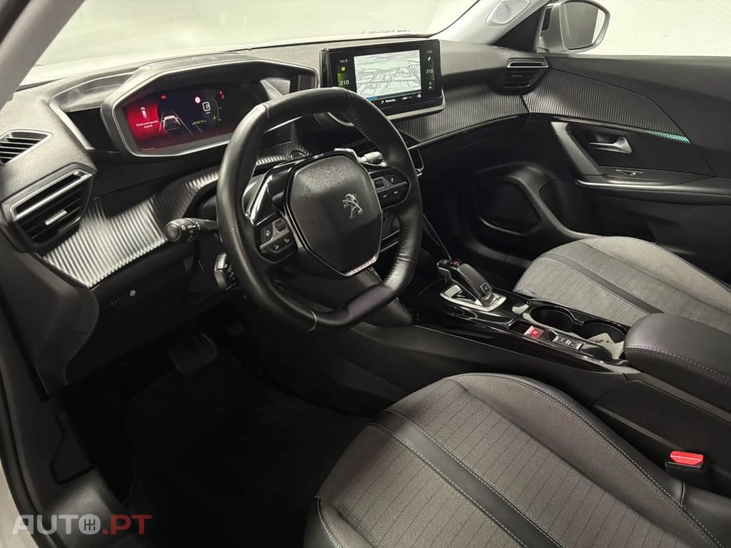 Peugeot 2008 PureTech 130 EAT8 Allure