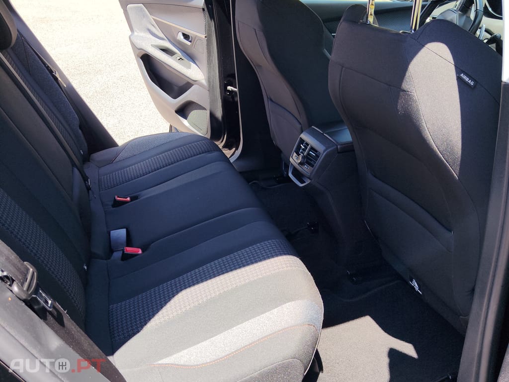 Peugeot E-3008 Allure