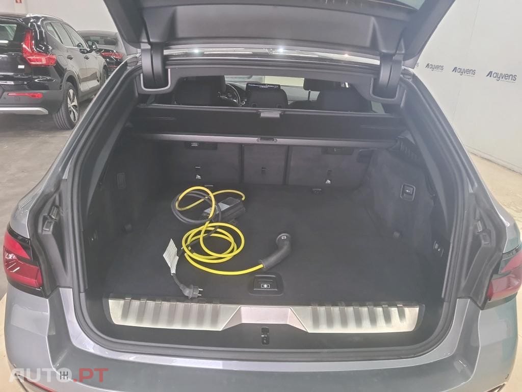 BMW 530 e Pack Desportivo M