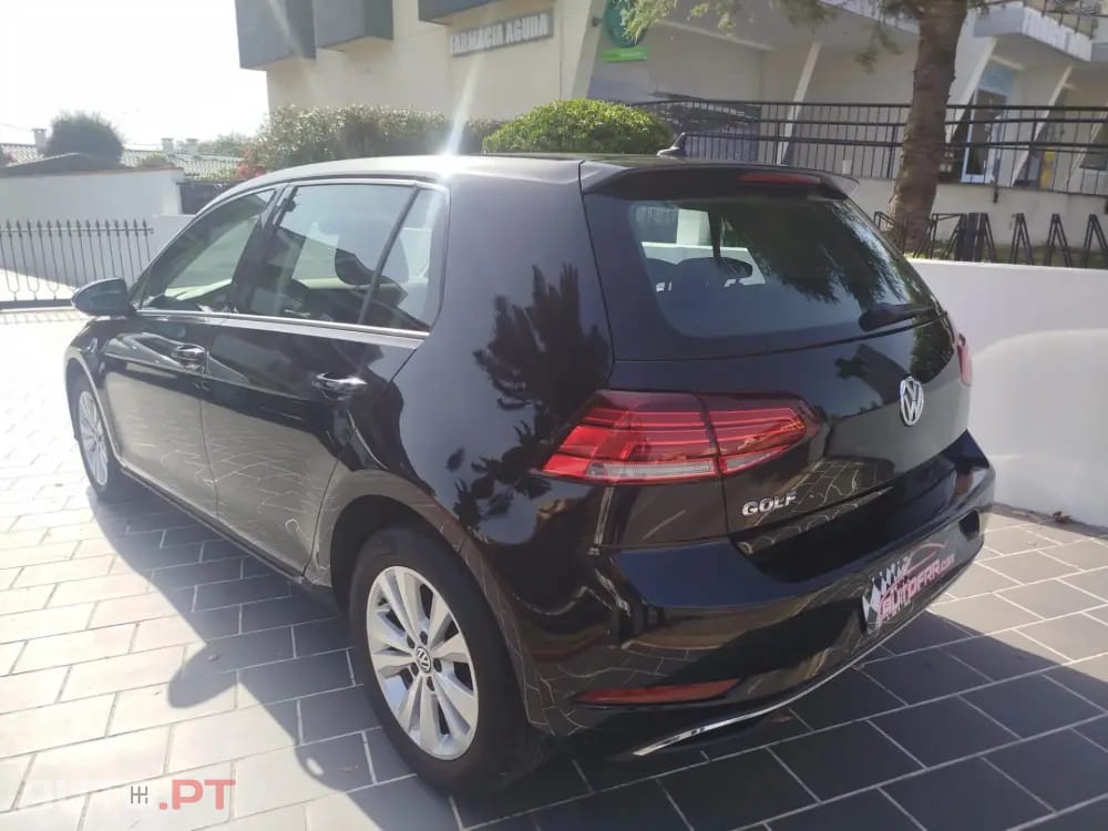 Volkswagen Golf 1.6 TDI Confortline