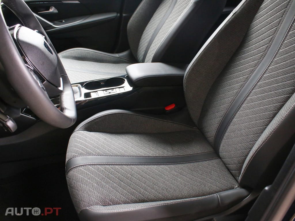 Peugeot 2008 1.2 PureTech Allure