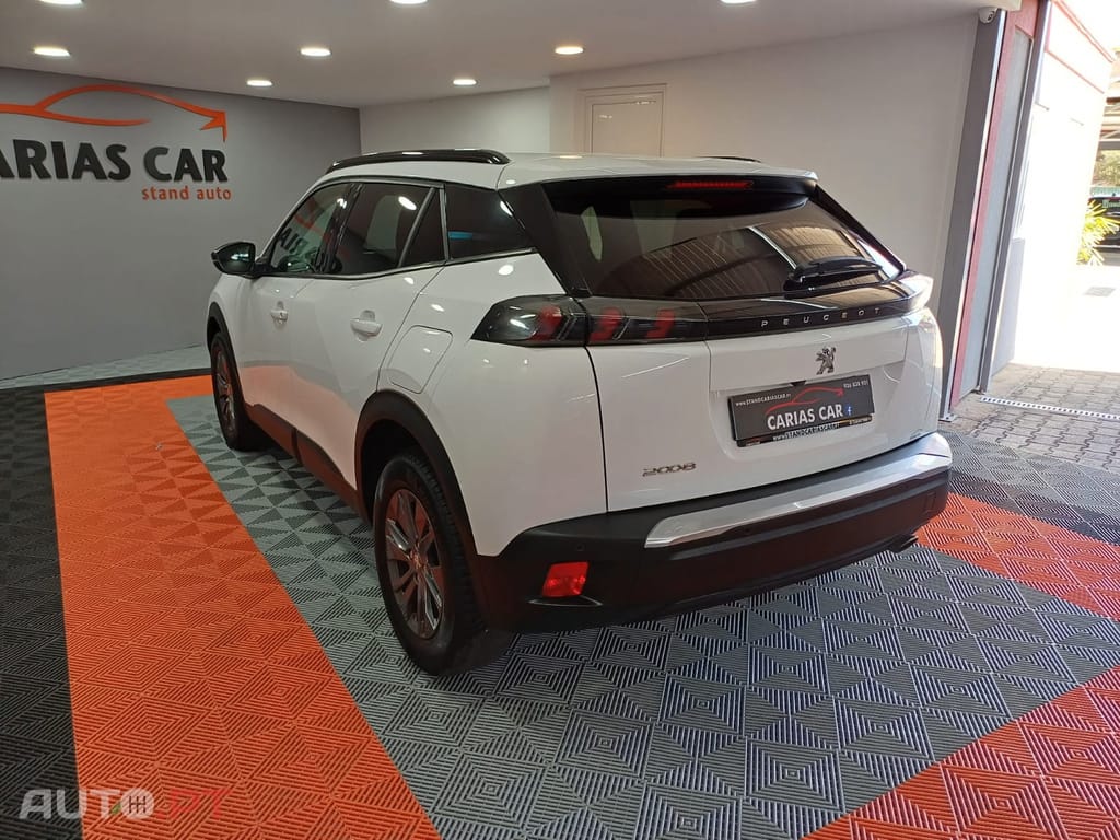 Peugeot 2008 1.5 BlueHDi Allure Pack