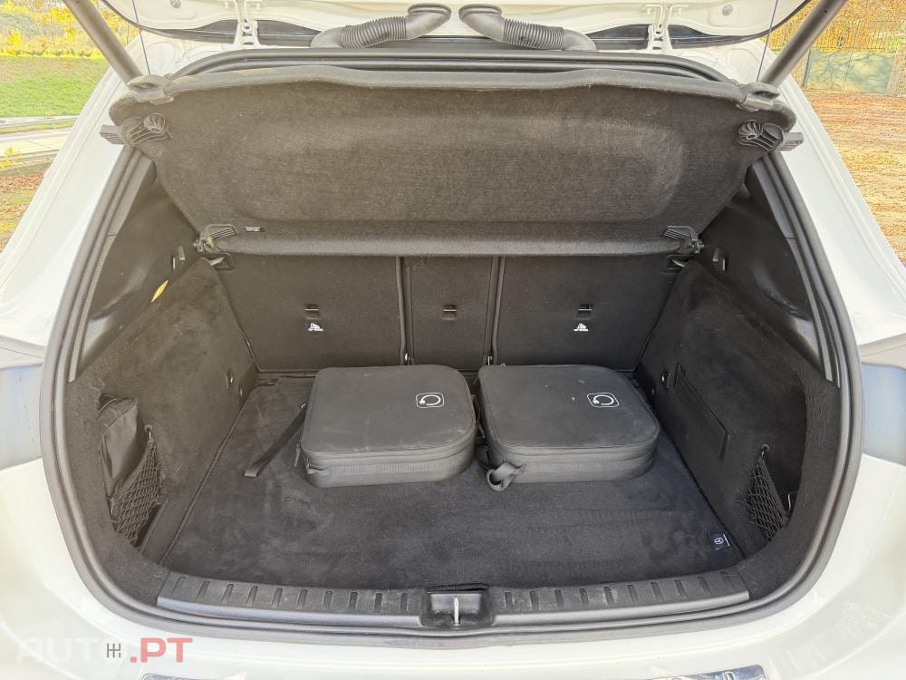 Mercedes-Benz GLA 250 e 8G-DCT Edition Plug-in-Hybrid