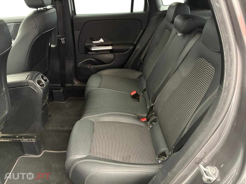 Mercedes-Benz GLA 200 d Business Line 8G-DCT