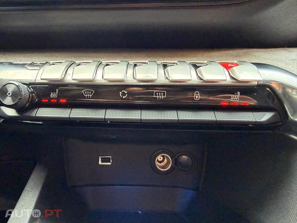 Peugeot 3008 1.2 Puretech EAT8 