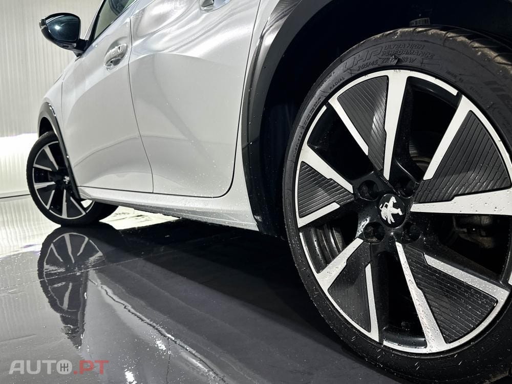 Peugeot E-208 50 kWh GT Pack