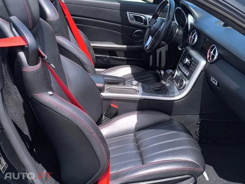 Mercedes-Benz SLK 250 (BlueEFFICIENCY) 7G-TRONIC