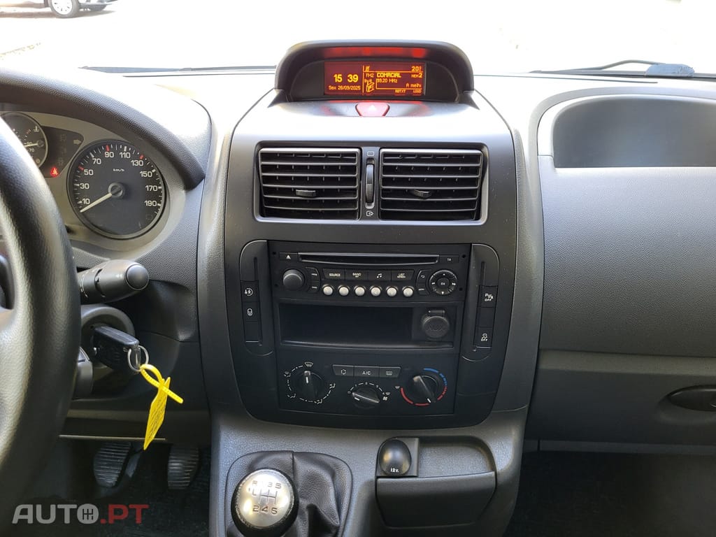 Peugeot Expert 2.0 HDi L2H1 Semi-Vidrado