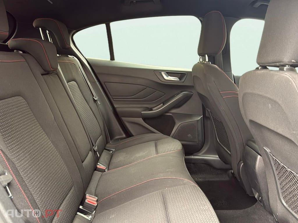 Ford Focus 1.0 EcoBoost MHEV ST-Line