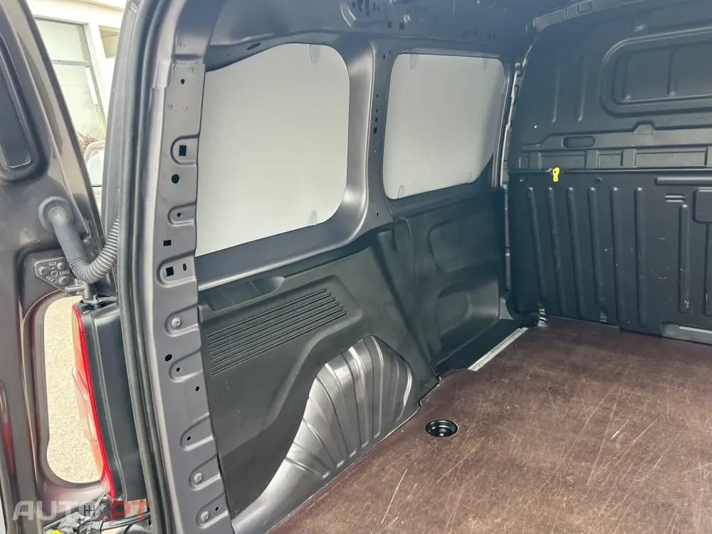 Peugeot Partner 1.5 BlueHDi Premium Standard Plus