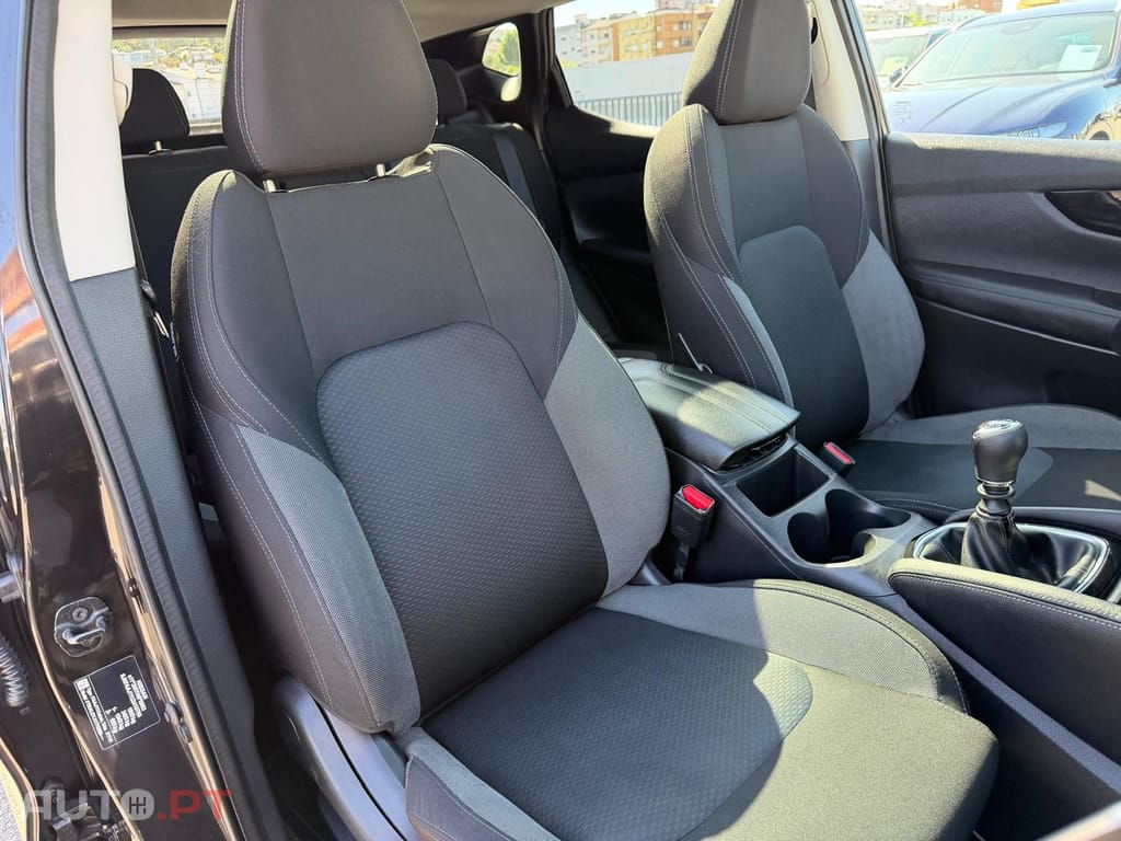 Nissan Qashqai 1.5 dCi N-Connecta J18