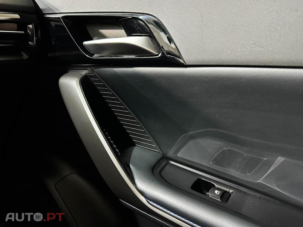 MG MG4 77 kWh Extended Range Luxury