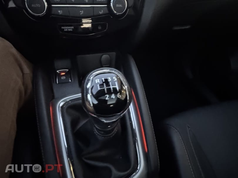 Nissan Qashqai 1.2 DIG-T Tekna Pele