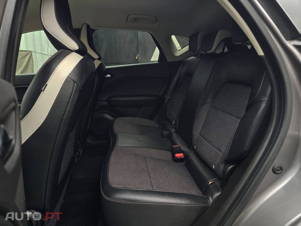 Renault Captur 1.6 E-Tech Plug-In Intens