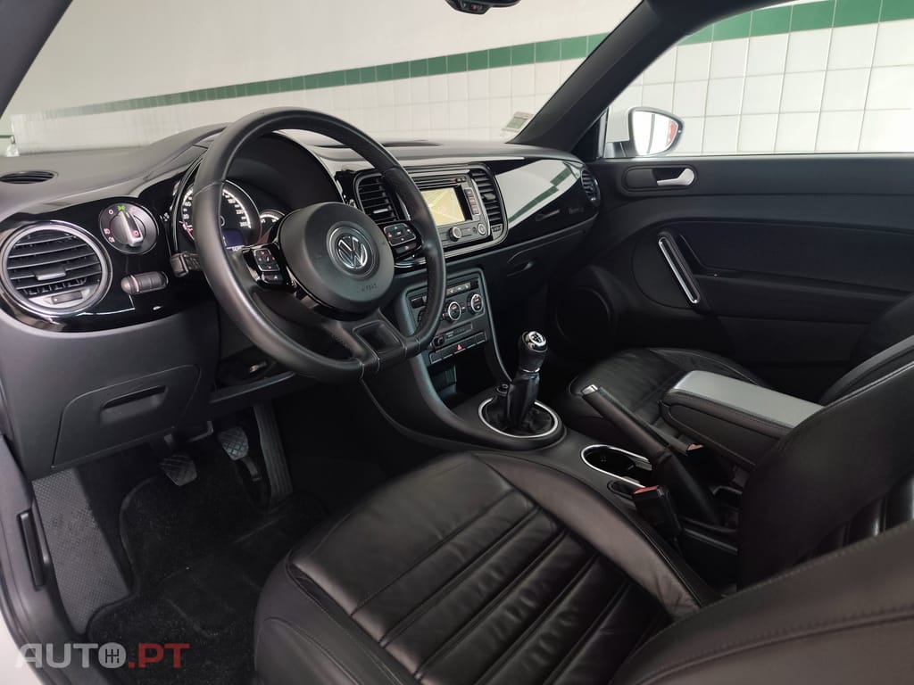 Volkswagen New Beetle 1.6 TDi Design