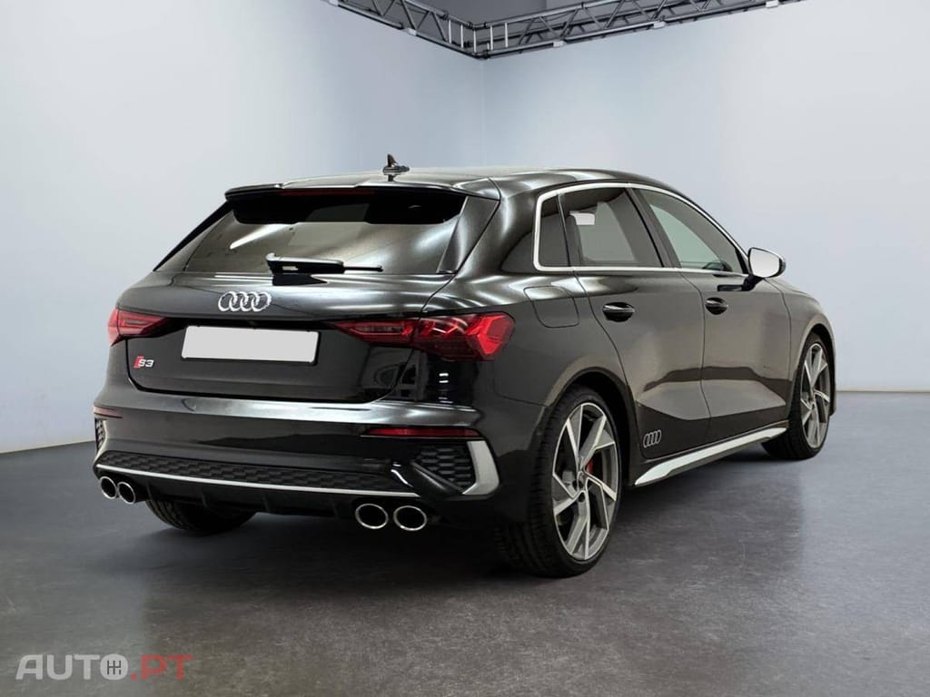 Audi S3 TFSI S tronic Quattro