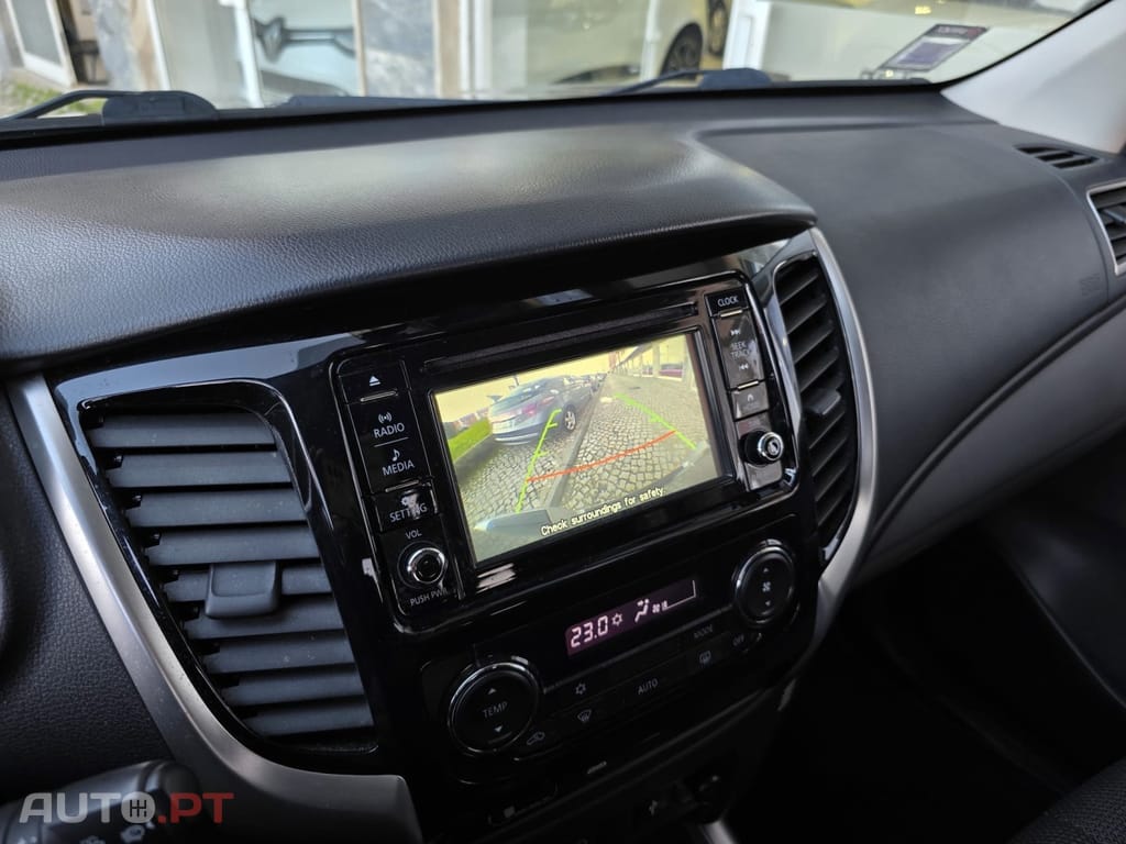 Mitsubishi L200 2.4 DI-D CD Instyle Strakar 4WD