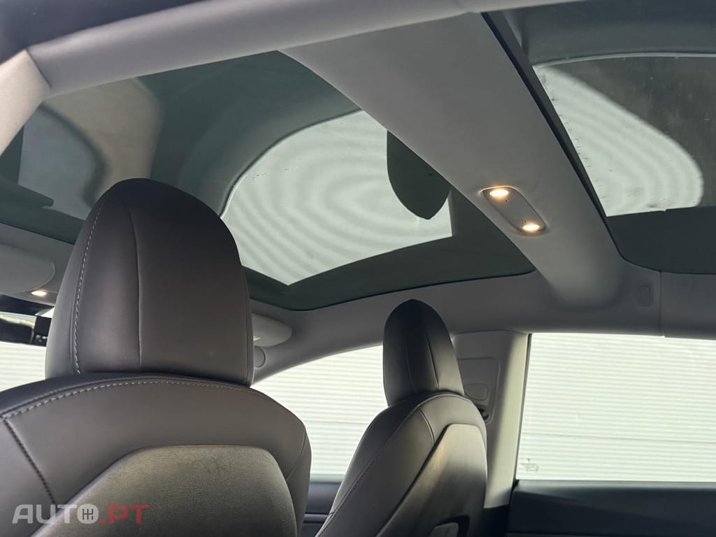 Tesla Model 3 Tração Traseira