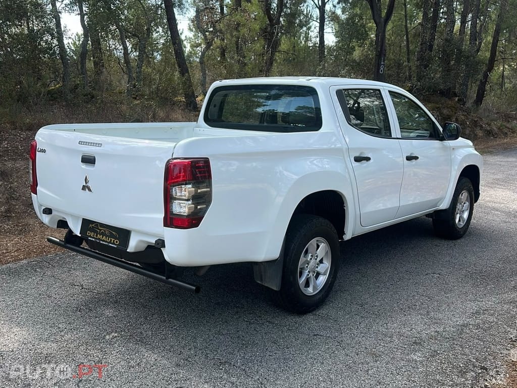 Mitsubishi L200 2.3 DI-D CD Invite 4WD