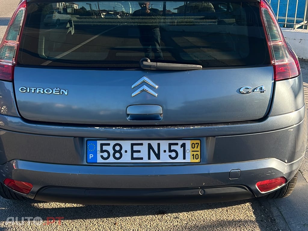 Citroen C4 1.6 HDi 110 by Loeb