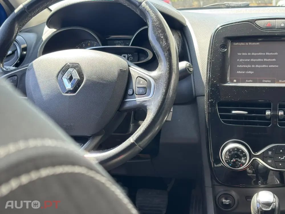 Renault Clio Outro