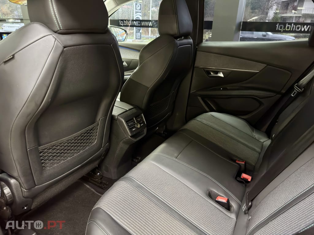 Peugeot 3008 1.6 Hybrid 225 ALLURE e-auto