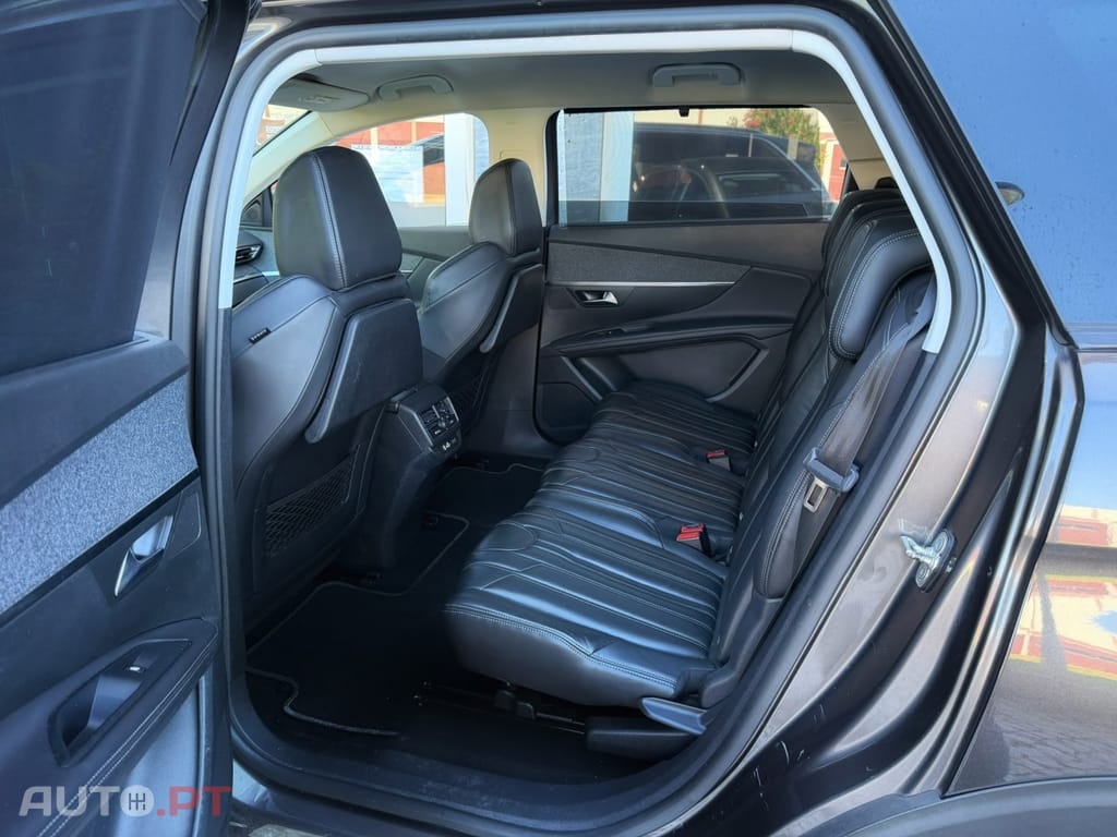 Peugeot 5008 1.5 BlueHDi Allure Pack EAT8