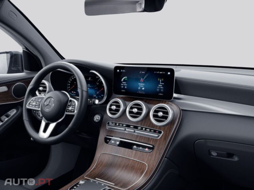 Mercedes-Benz GLC 300 I.V.A DEDUTIVEL e 4M Coupe AMG