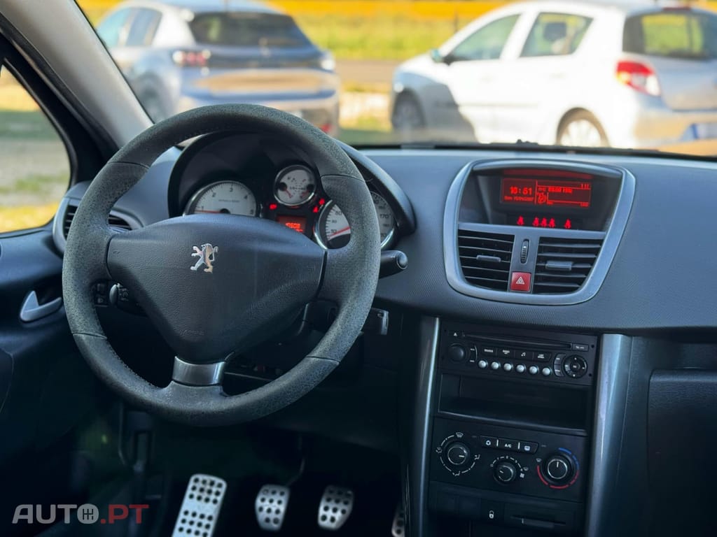 Peugeot 207 1.4 HDi SE Sportium- Garantia Incluída