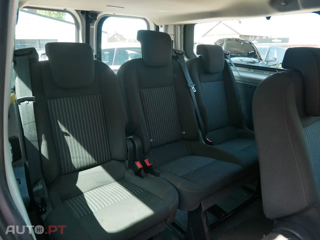 Ford Transit Custom L2 2.0 Station Wagon