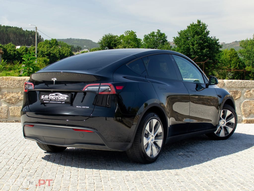 Tesla Model Y Long Range Dual Motor AWD