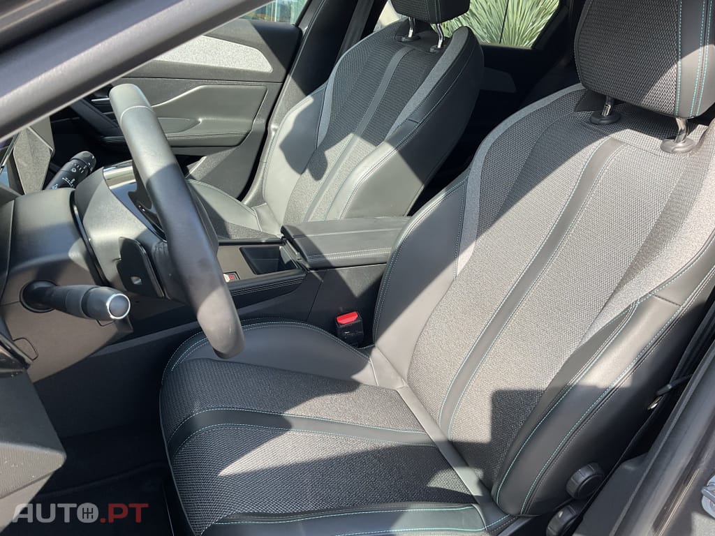 Peugeot 308 1.6 Hybrid Allure Pack e-EAT8