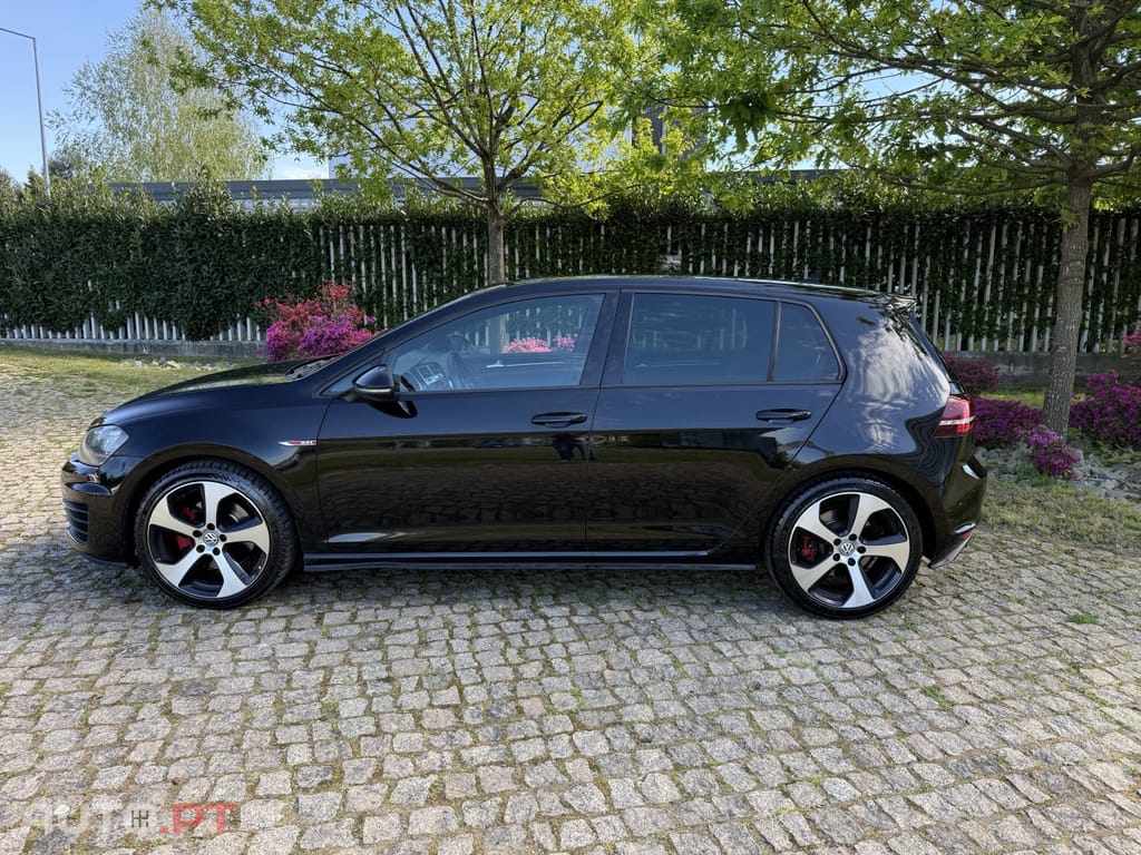 Volkswagen Golf 2.0 TSI GTI DSG