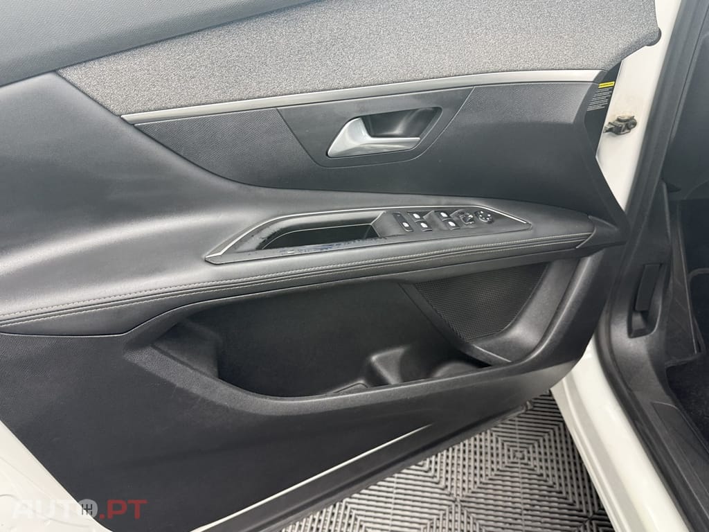 Peugeot 3008 1.2 PureTech Allure Pack EAT8