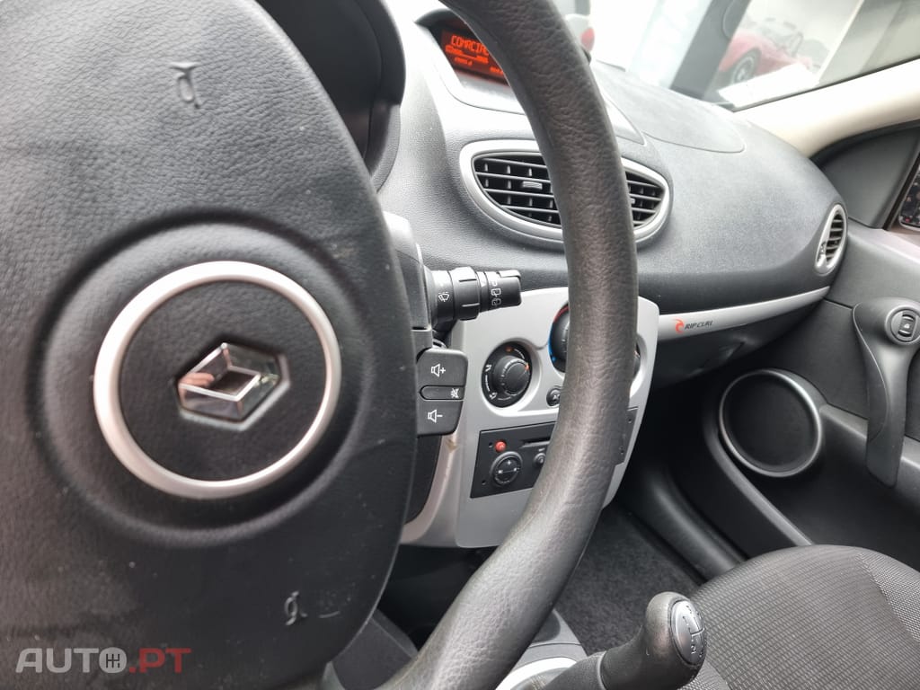 Renault Clio 1.2 16V Rip Curl