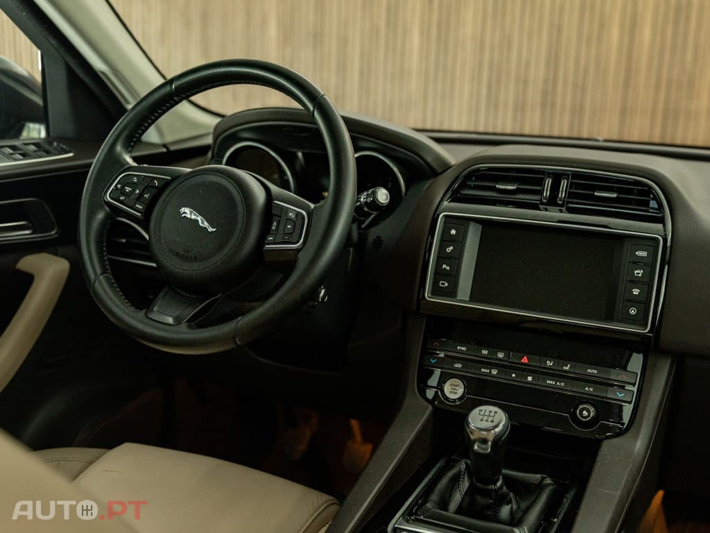Jaguar F-Pace 2.0 i4D Portfolio