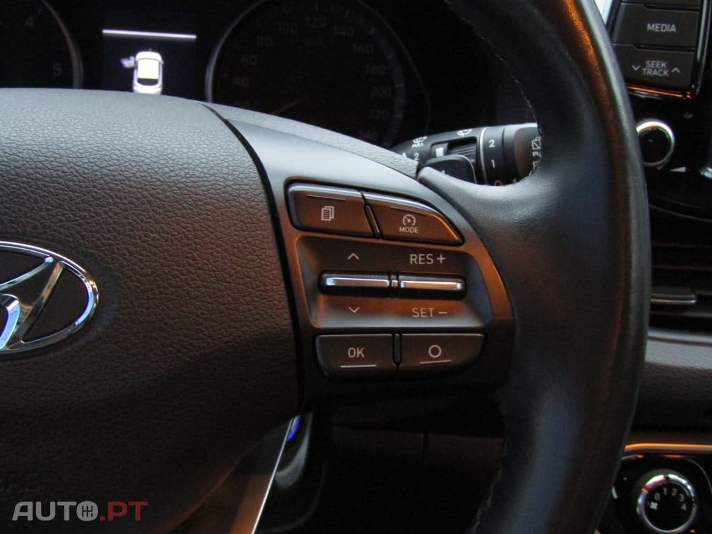 Hyundai i30 1.6 CRDi Blue Comfort Auto AC+J17 DCT