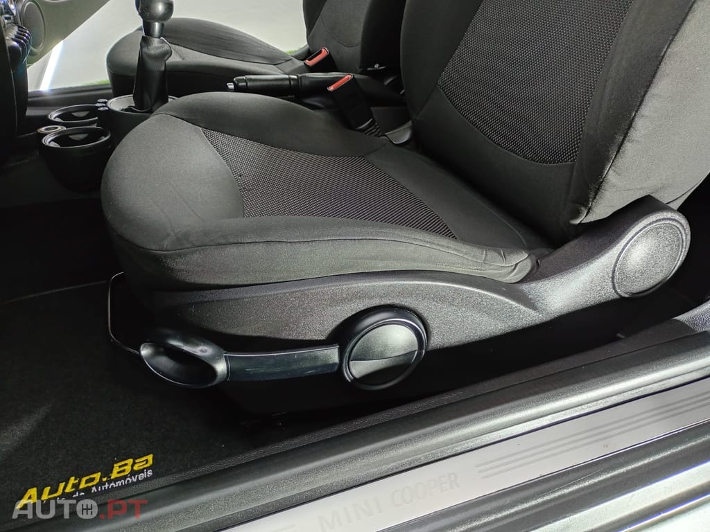 MINI Cooper Cooper D
