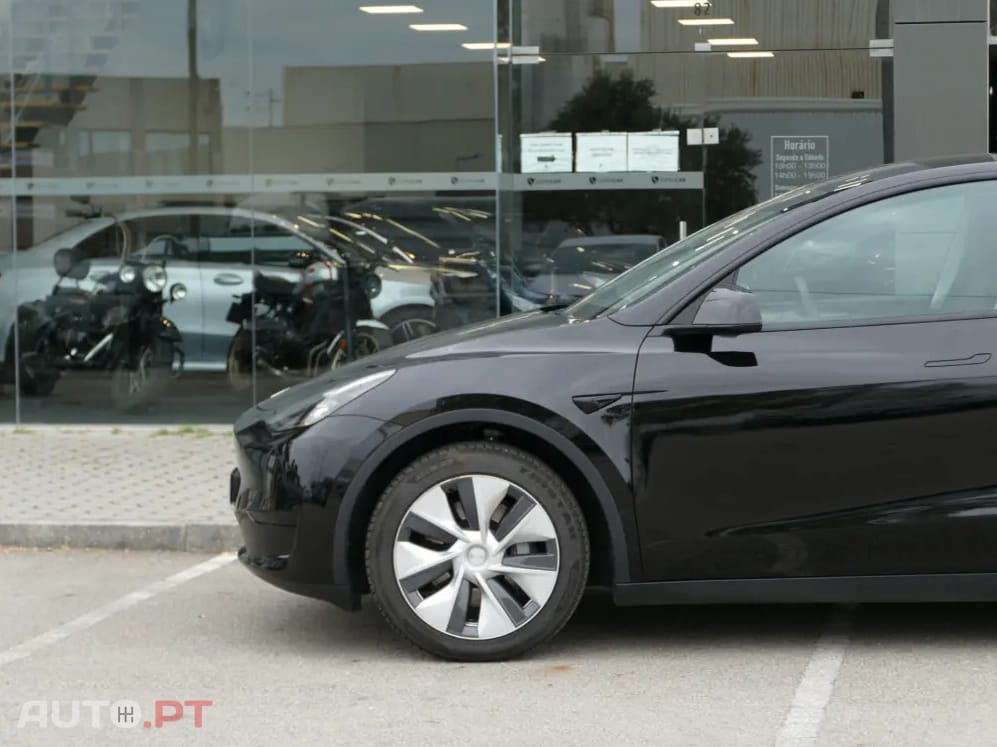 Tesla Model Y Standard