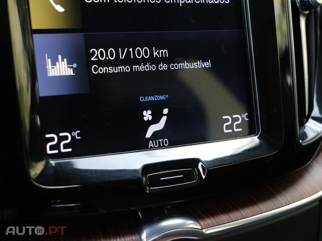 Volvo XC60 2.0 T8 PHEV Momentum AWD