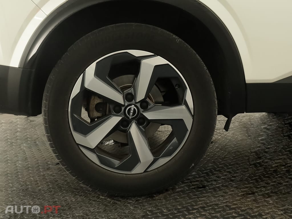 Nissan Qashqai Qashqai 1.3 DIG-T N-Connecta LED Xtronic