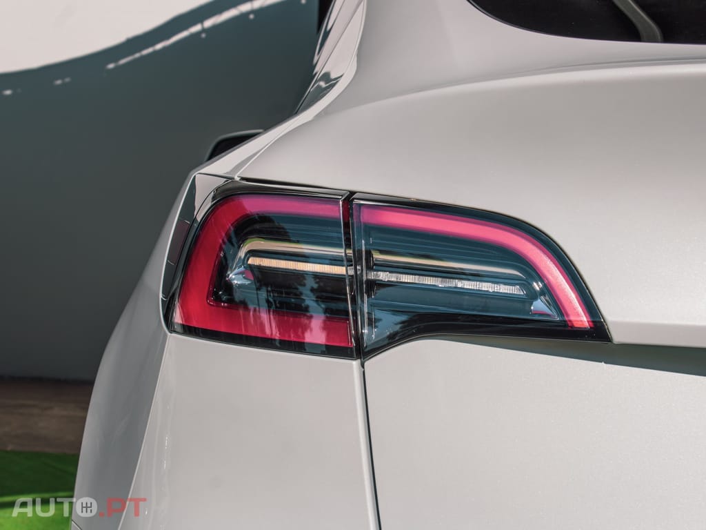 Tesla Model Y Long Range Dual Motor AWD