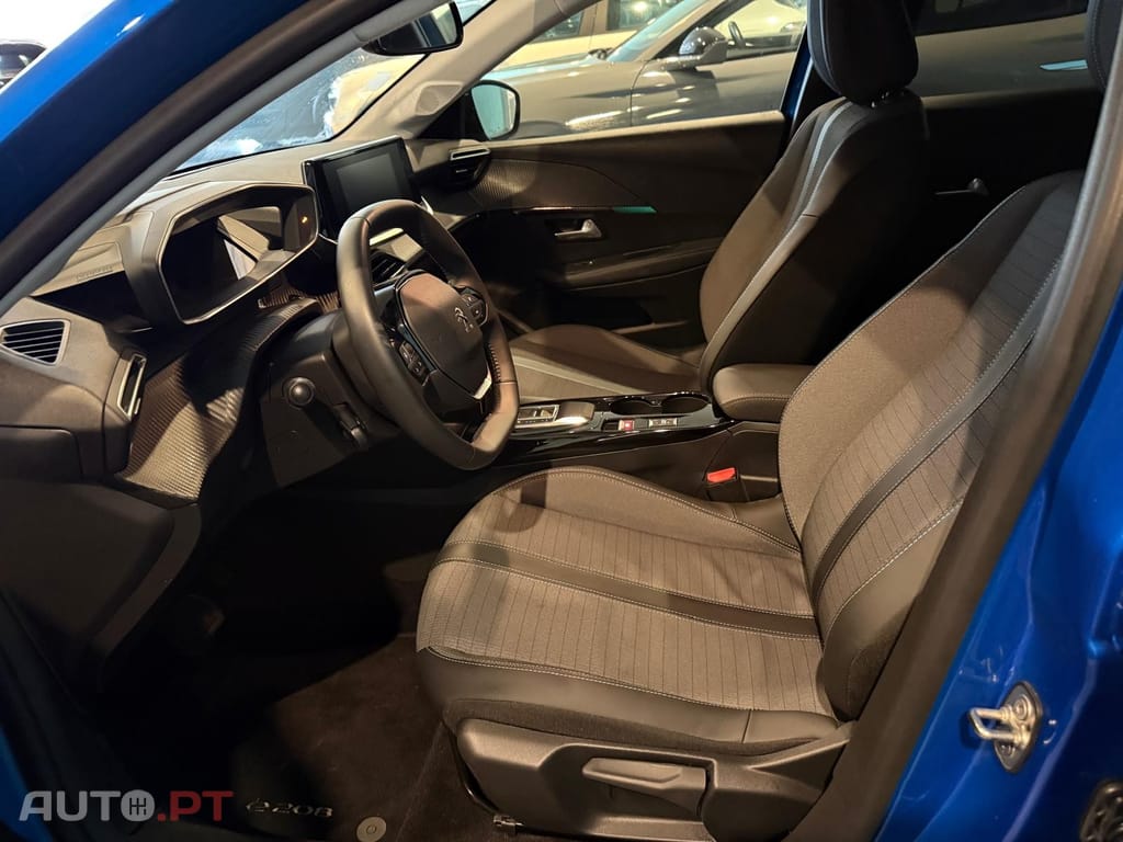 Peugeot E-208 50 kWh Allure Pack