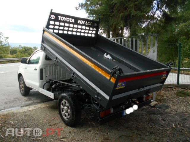 Toyota Hilux 2.5D-4D 4X2 Báscula nova