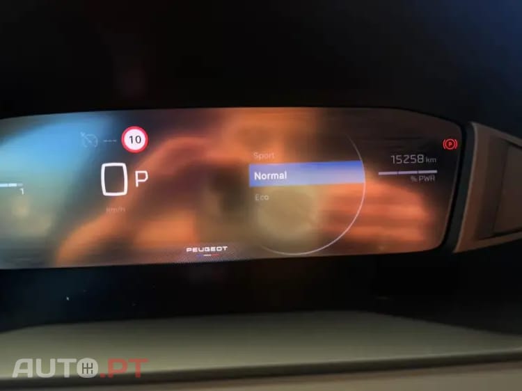 Peugeot 2008 1.2 Hybrid Allure e-DCS6